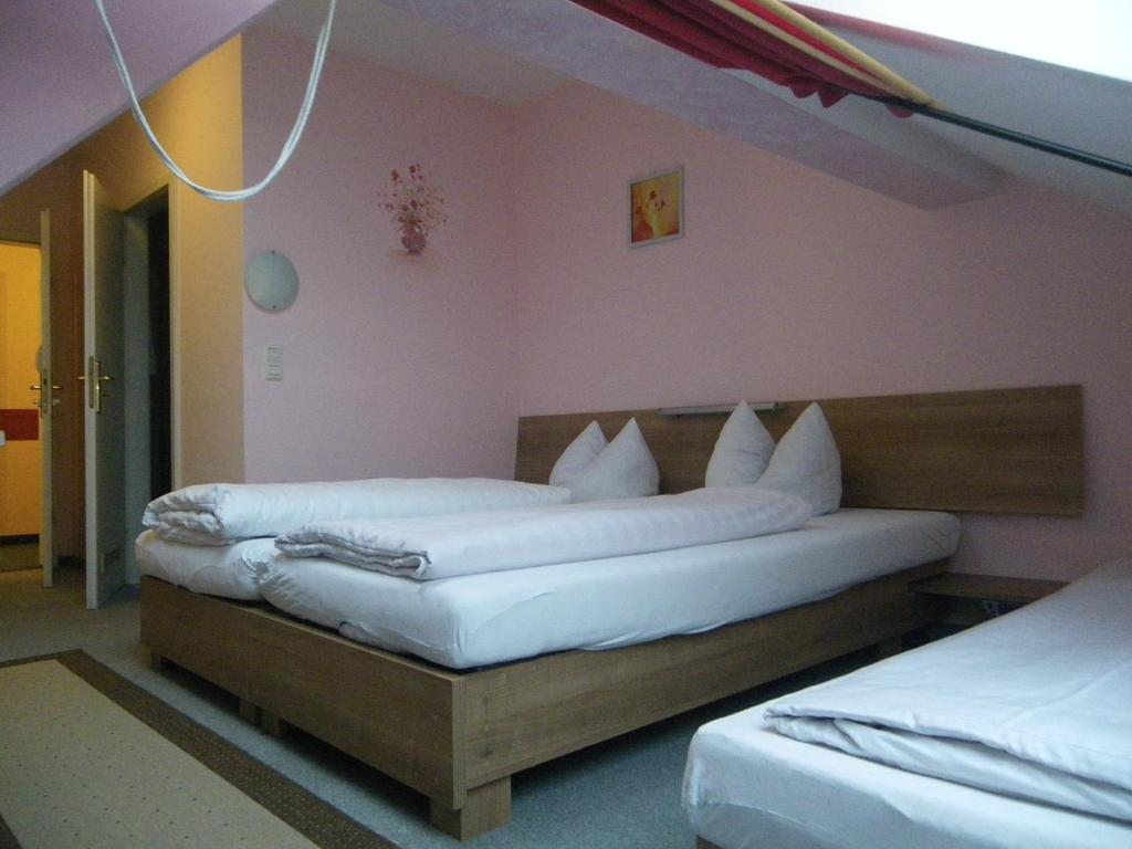 Hotel Amy Regensburg Bagian luar foto