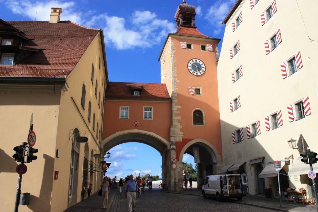 Hotel Amy Regensburg Bagian luar foto
