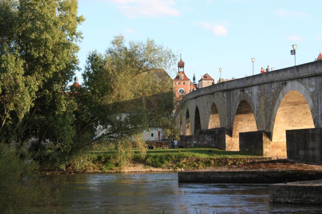Hotel Amy Regensburg Bagian luar foto