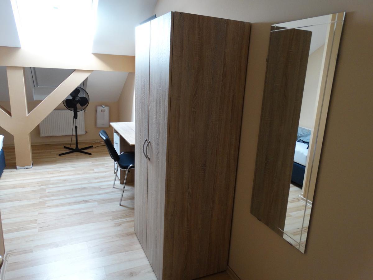 Hotel Amy Regensburg Bagian luar foto