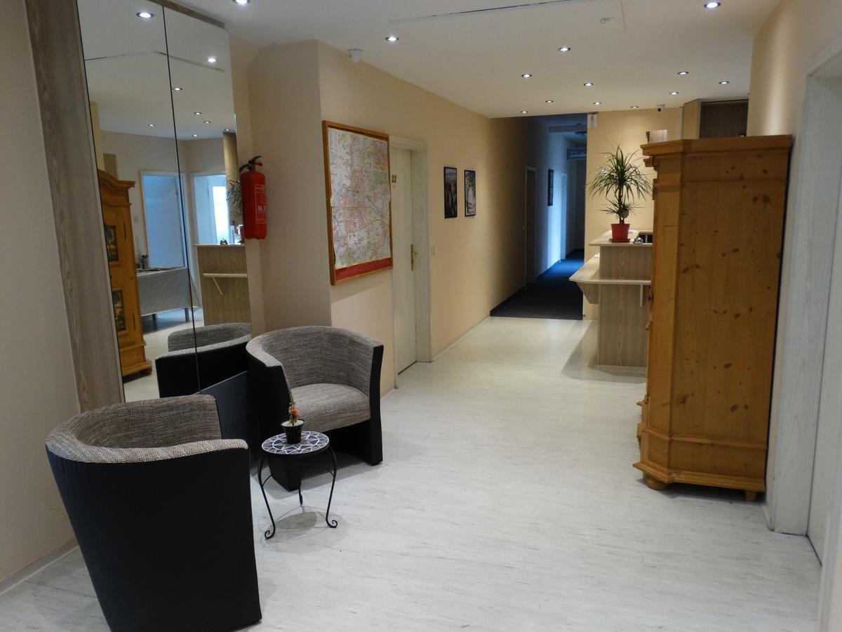 Hotel Amy Regensburg Bagian luar foto